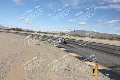 media/Nov-16-2025-Race Pace (Sun) [[8c5fa54630]]/Non Verified Riders (1st 20 Minutes)/3-Turn 3 Inside (11am)/